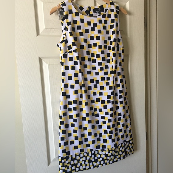Summer dress - Picture 1 of 4